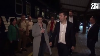 Кирил Петков и делегацията ни пътуват с влак към Киев (+ВИДЕО)