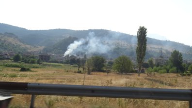Барака пламна в Симитли, огънят вече е загасен