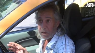 Отхвърлен клиент намушка с нож таксиметров шофьор