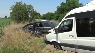 Жена помете с джип автобус пълен с ученици, ранените са откарани в болница
