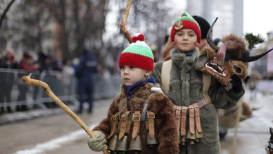 Последен ден на "Сурва": Традицията се предава от поколение на поколение