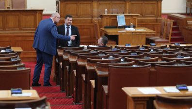 Депутатите не събраха кворум за начало на пленарното заседание