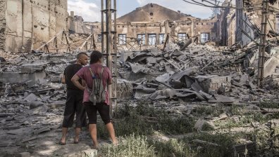 Руснаците настъпват мощно към Лисичанск, нови цивилни жертви в Харковска област