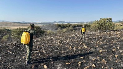 Два хеликоптера и военнослужещи помагат в гасенето на пожарите в страната