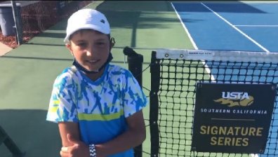 Талант в тениса: Малкият Тео удря топката еднакво добре и с двете си ръце