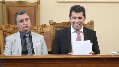 Петков в НС: Промяната наистина дойде, всичко е в рамките на закона