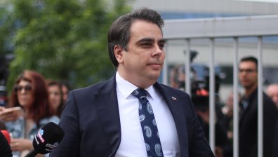 Василев и Денков охладиха синдикатите - казаха за какво ще дават пари в Бюджет 2024