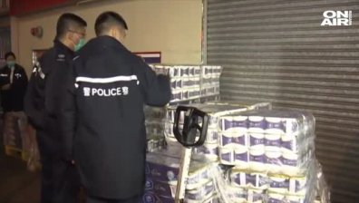 Криза за тоалетна хартия в Хонконг, крадци задигнаха стотици ролки (+Видео)