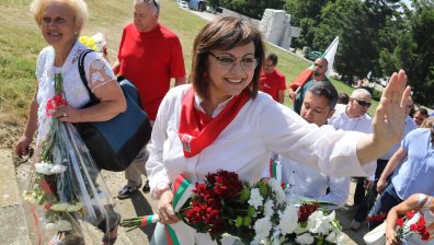 Нинова от Бузлуджа: Протестите са справедливи, хората се освободиха от страха си