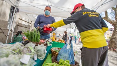 Сериозен скок в цените на доматите, кашкавала и сиренето