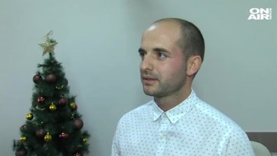 Учител в Сандански изуми учениците си с еротична фотосесия