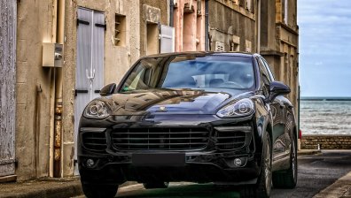 Porsche разработва автомобили, които сами да отиват в сервиза