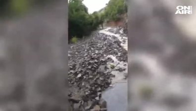 Свлачище блокира туристи в планината край Момчилград
