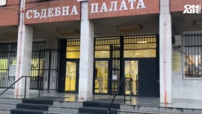 Съдът остави в ареста 22-годишната майка, която уби бебето си в Лазарово