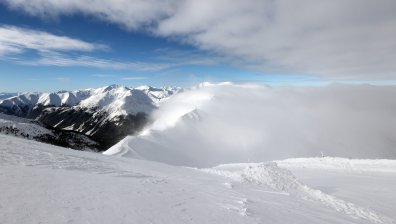 Лавина уби четирима във Франция