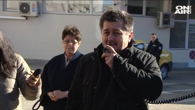 Медиците от "Пирогов" не стихват с протестите си трети ден