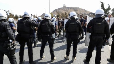 Банани на Олимп и маслини на военно летище: Арести в цяла Гърция след измами с евросубсидии