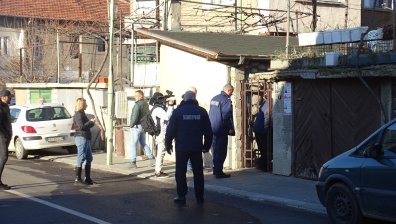 Петима са глобени за разходки в Дупница