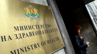 Здравен абсурд: Болници тънат в многомилионни дългове, шефовете им взимат по 40 000 евро месечно