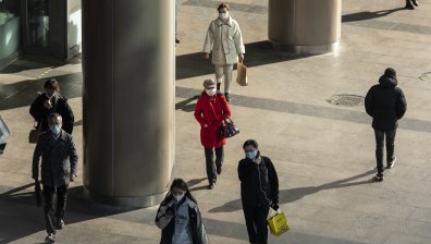 Заради Омикрон Европа е в плен на нови ограничения дни преди Коледа