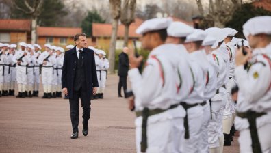 Макрон въвежда доброволна десетмесечна "национална служба" във Франция