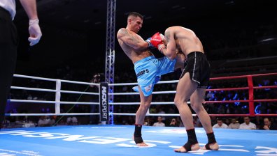 Бургаската машина Атанас Божилов надви категорично румънеца Цезар Матей