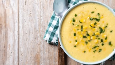 Рецепта за лятна супа от тиквички и сирене