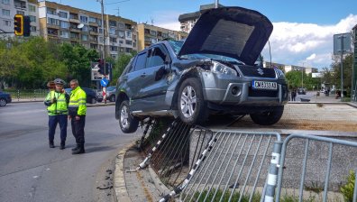 Жена е пострадала при катастрофата край метростанция в София