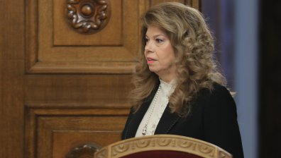 Йотова: Реформата в администрацията не трябва да се прави на парче