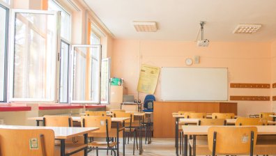 МОН иска по-високи резултати от учениците, изоставаме от западното образование