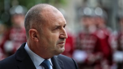 Радев няма да присъства на клетвата на Атанасова и Белазелков