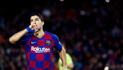 Луис Суарес помага на родния си Уругвай в битката срещу коронавируса