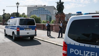 Автомобил се вряза в пешеходци в Берлин, сред ранените са и деца