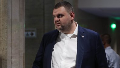 Делян Пеевски кани Калин Стоянов в ДПС, ако го свалят от шефския пост в МВР