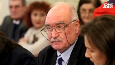 Депутатите освободиха шефа на НЗОК проф. Камен Плочев предсрочно