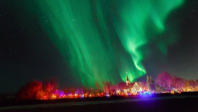 Северното сияние се съвпадна с Хелоуин, видимо е от много места на Земята