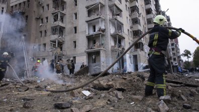 6-ма убити и 14 ранени при руска ракетна атака по пощенски център в Харков