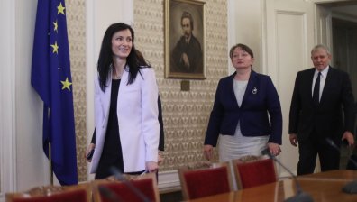 Мария Габриел се срещна с ДПС, изложи подробно приоритетите си