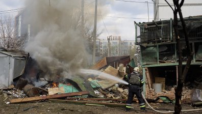 Четирима души загинаха при руски обстрел в Донецк