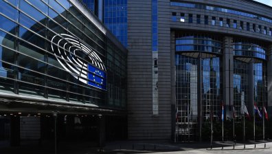 Отнеха временно пълномощията на зам.-председателя на ЕП заради корупционния скандал