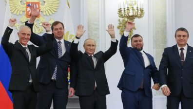 "Единна Русия" на Путин печели в украинските области, обявени за анексирани
