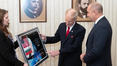 Директорът на НАСА в България: Не сме сами и там някъде има друг живот