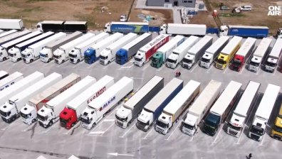 Кошмар за шофьорите към Дунав мост при Видин, МВР проверява ТИР паркинг