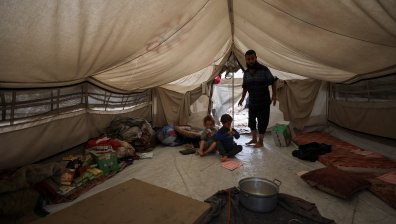 Животът в палатка в Газа: Мизерия, глад, но и надежда за по-добро бъдеще (СНИМКИ)