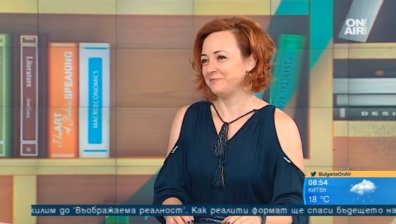 Стаси Айви "спасява" телевизия чрез риалити формат в новата си книга