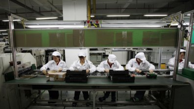 Активисти отново нападнаха Apple