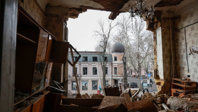 Две жертви и десетки ранени при руски атаки в Украйна