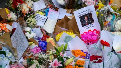 Проговори жената, видяна с Матю Пери преди да почине: Съкрушена съм, беше много потаен