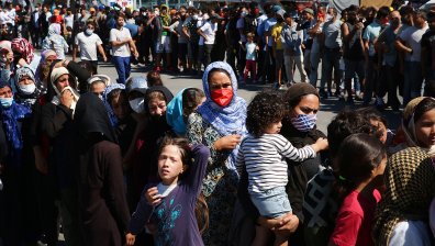 Германия и Франция с план за прием на бежанци, останали без подслон на Лесбос