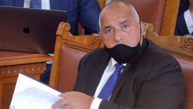 При 100 заразени на ден затварят отново всичко в страната